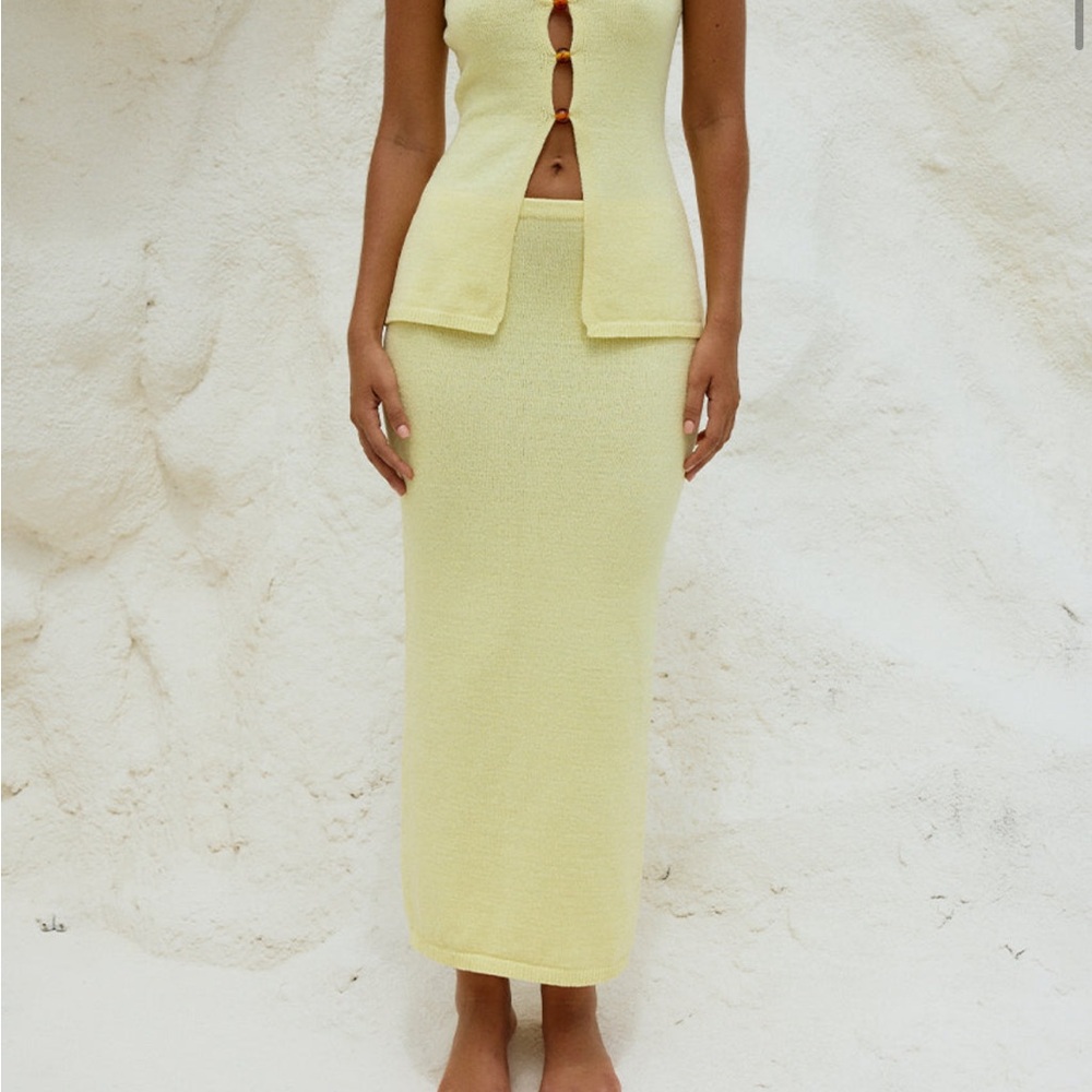 Runaway the label nadina midi skirt color lemon